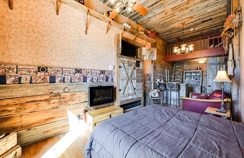 Decatur Apartment | Western-Themed Decatur Studio on Main Street!