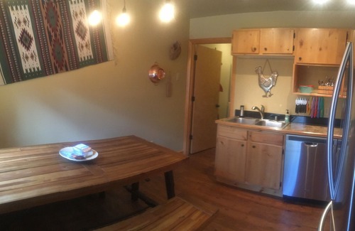 West Yellowstone House | Western themed Cabin in Quiet neighborhood - 1 mile to Yellowstone Park!