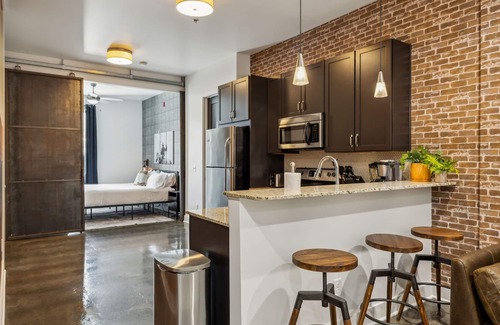 West End Condo | Western World | Stay Near Vandy and Centennial Park on West End, 10 min to Broadway