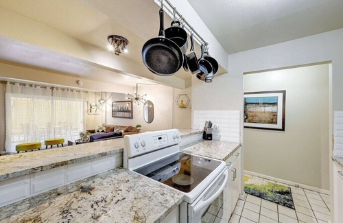 Tarrytown Condo | Westfield Wonder | Historic Tarrytown neighborhood