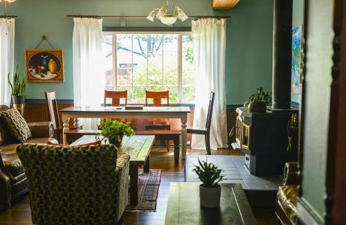 Westfir Bed & Breakfast | Westfir Lodge & Mountain Market