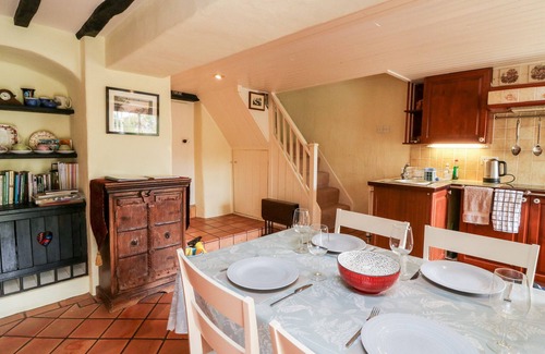 Worlington Cottage | WESTGATE COTTAGE, pet friendly, character holiday cottage in Lapford