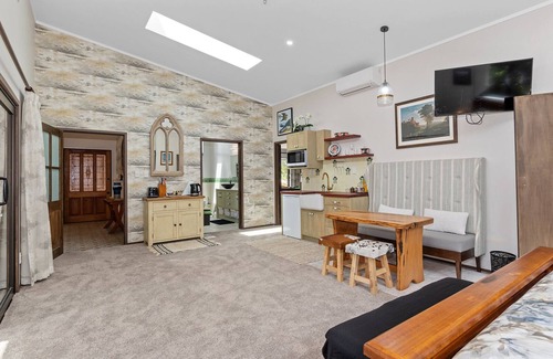 Paparoa House | Westhay Stables - Paparoa Holiday Home
