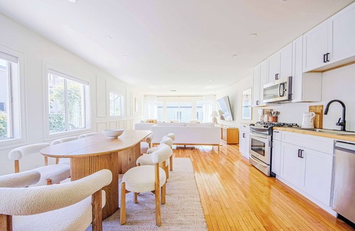 Melrose House | WestHollywood Villa 12PAX Jacuzzi&Garden Oasis