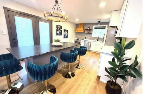 Farragut House | Westknox 3/2 by the lake, 20 min UT.