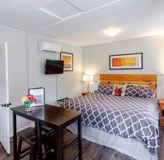 Bloomfield House | Westlake Cottage - Milford Lodge