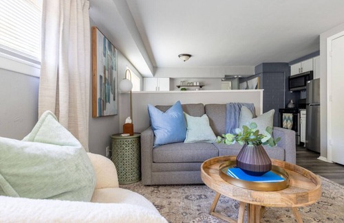 Westlake Apartment | Westlake Cozy Apartment