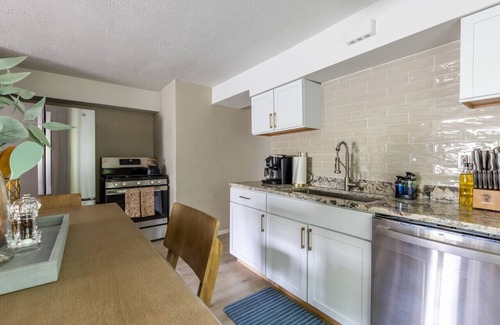 Westlake Apartment | Westlake Stylish Apartment