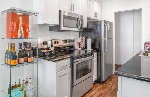 Westlake Village Apartment | Westlake Village Glam Escape. Balcony + Pool/Jacuzzi Views