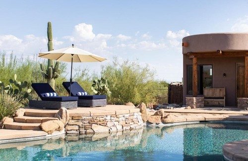 Sunrise Desert Vistas Villa | Westland by AvantStay Desert Oasis w Mountain View Pool Basketball Court