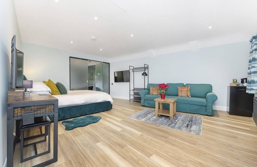 Ashtead House | Westleigh