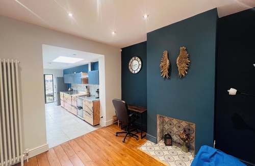 Whitstable House | Westmeads wings. 5 minutes walk to the harbour and close to town and beach