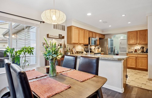North Central Westminster House | Westminster Retreat - Pool & BBQ
