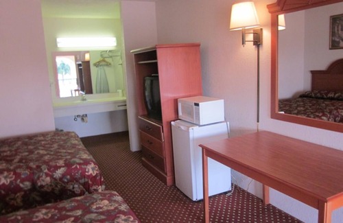 Shore Acres Hotel | Westmont Inn - Lakeland
