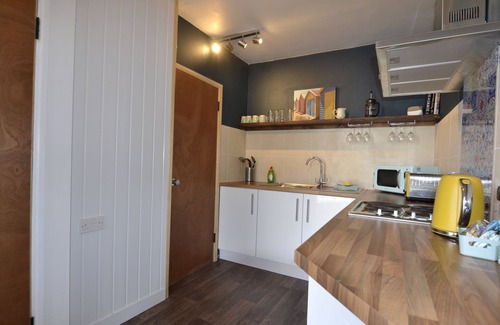 West Bay Apartment | Westpoint Apartments - Apartment 6 Dog Friendly