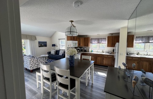 Adamsville House | Westport Point House - Walk onto the Beach