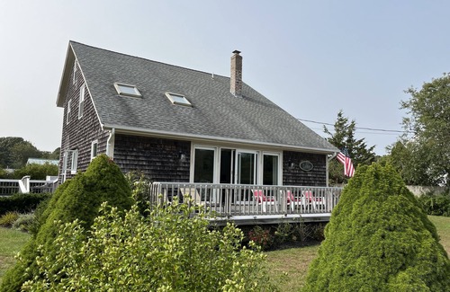 Adamsville House | Westport Point House - Walk onto the Beach