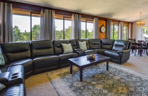 Westport House | Westport Retreat with Pool Table Walk to State Park