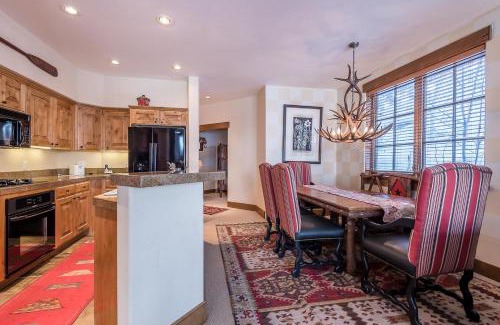 Ketchum House | Westridge Condo 27