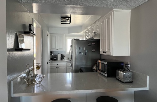 El Segundo Condo | Westside Beach Getaway