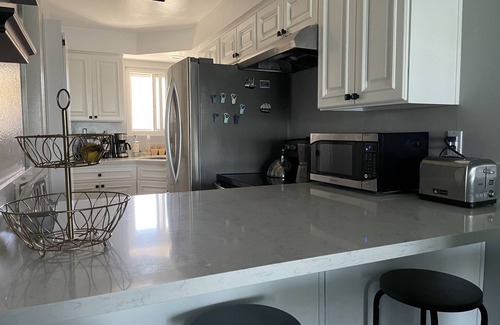 El Segundo Condo | Westside Beach Getaway