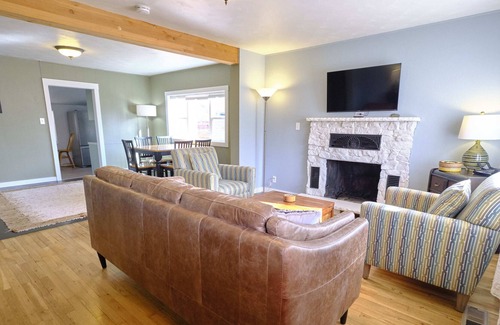 Westside House | Westside Bungalow Near Downtown & River Trail