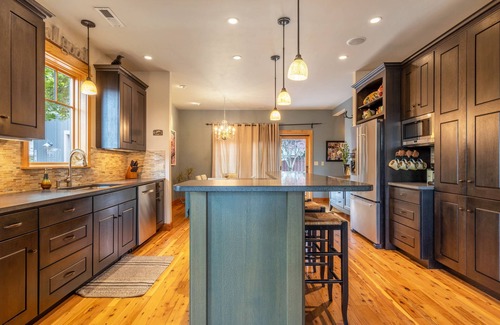 Hood River House | Westside Hood River! Great Location!