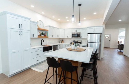 Rapid City House | ⁑Westside Luxury⁑Park Access✔Patio✔Large Groups✔