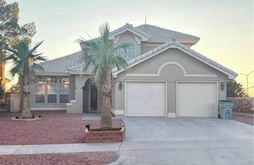 El Paso House | Westside Retreat – Fun & Comfort