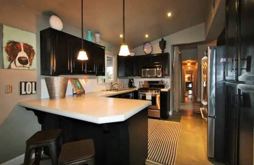 Templeton House | Westside Wine Country Chic Shack~nSleeps 6 comfortably, close to wineries~
