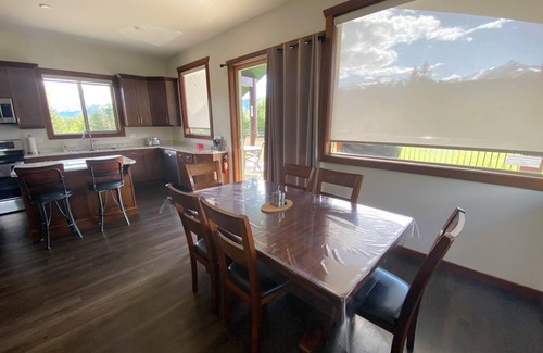 Valemount House | Westview Cabin Rental