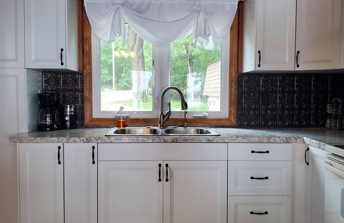Litchfield Cabin | Westview Getaway: charming 4-bedroom lakeside cabin, 90 min. west of Twin Cities