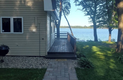 Litchfield Cabin | Westview Getaway: charming 4-bedroom lakeside cabin, 90 min. west of Twin Cities