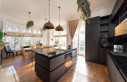 Hele House | Westwell Hall