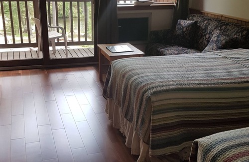 Buckhorn Hotel | Westwind Inn on the Lake
