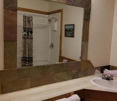 Buckhorn Cabin | Westwind Inn on the Lake