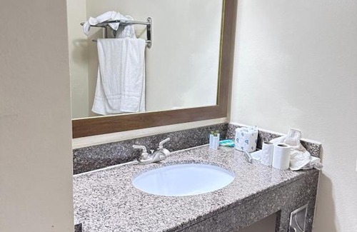 Gonzales Hotel | Westwood Inn