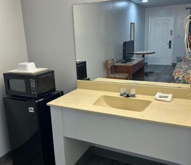 Hubbard Hotel | Westworld Country Inn