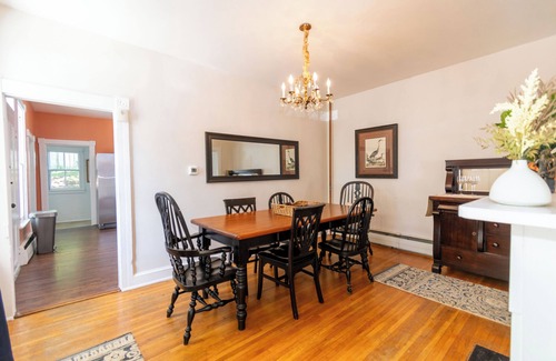 Westminster House | Westy House - old world charm with modern upgrades in this downtown victorian.