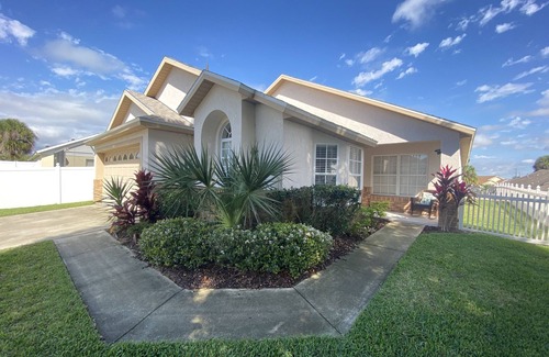 Windsor Palms House | Wet Feet Retreat; Giant Pool, 4 bdm, close to Disney, Magic Kingdom Fireworks