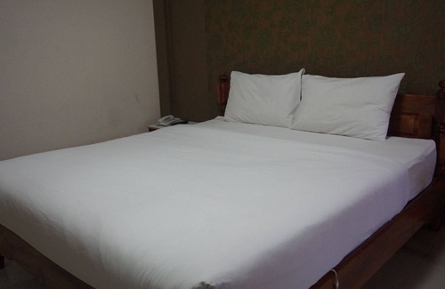 Yasothon Hotel | Wetsawat Place Hotel