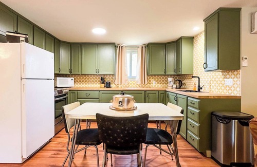 Point Clark Cottage | Wexford Cottage A Nostalgic Getaway in Point Clark