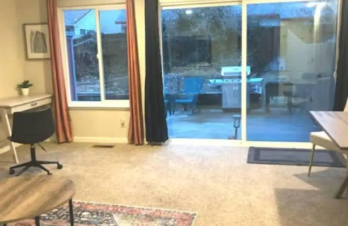 Sparks House | WFH Private Suite kitchen & Yard