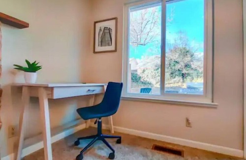 Sparks House | WFH Private Suite kitchen & Yard