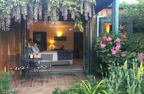 Acacia Bay Bed & Breakfast | Whakaipo Lodge