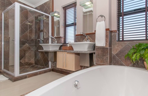 Eastcliff Hotel | Whale Away Guest House