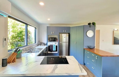 Raglan Apartment | WHALE BAY`S SURF MECA