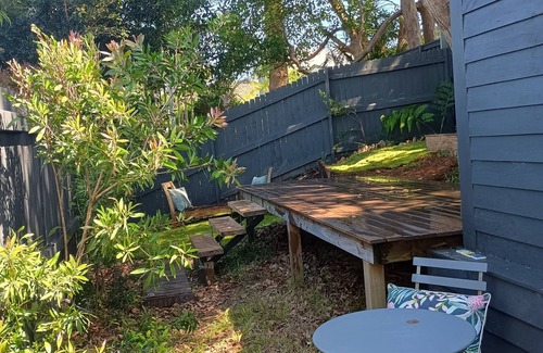 Avalon Beach Cabin | Whale Beach Sunny Retreat