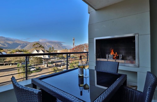 Hermanus City-Centre Apartment | Whale Coast All Suite Hotel