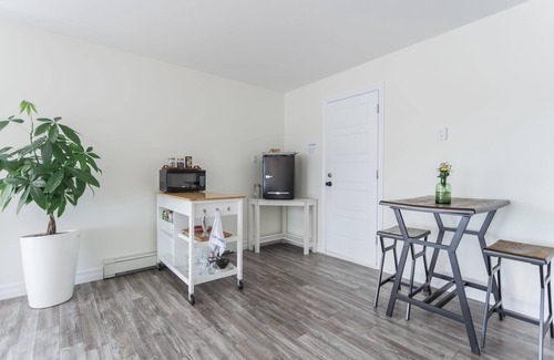Mobile House | Whale House Guest House